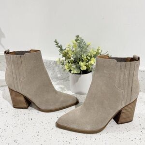 Marc Fisher Grey Oshay Pointed Toe Bootie 7.5 LB